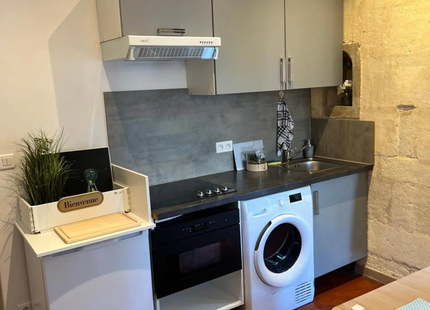 Appartement En Coeur De Ville Place Du Forum Arles Apartment