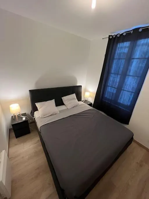 Appartement En Coeur De Ville Place Du Forum Arles France